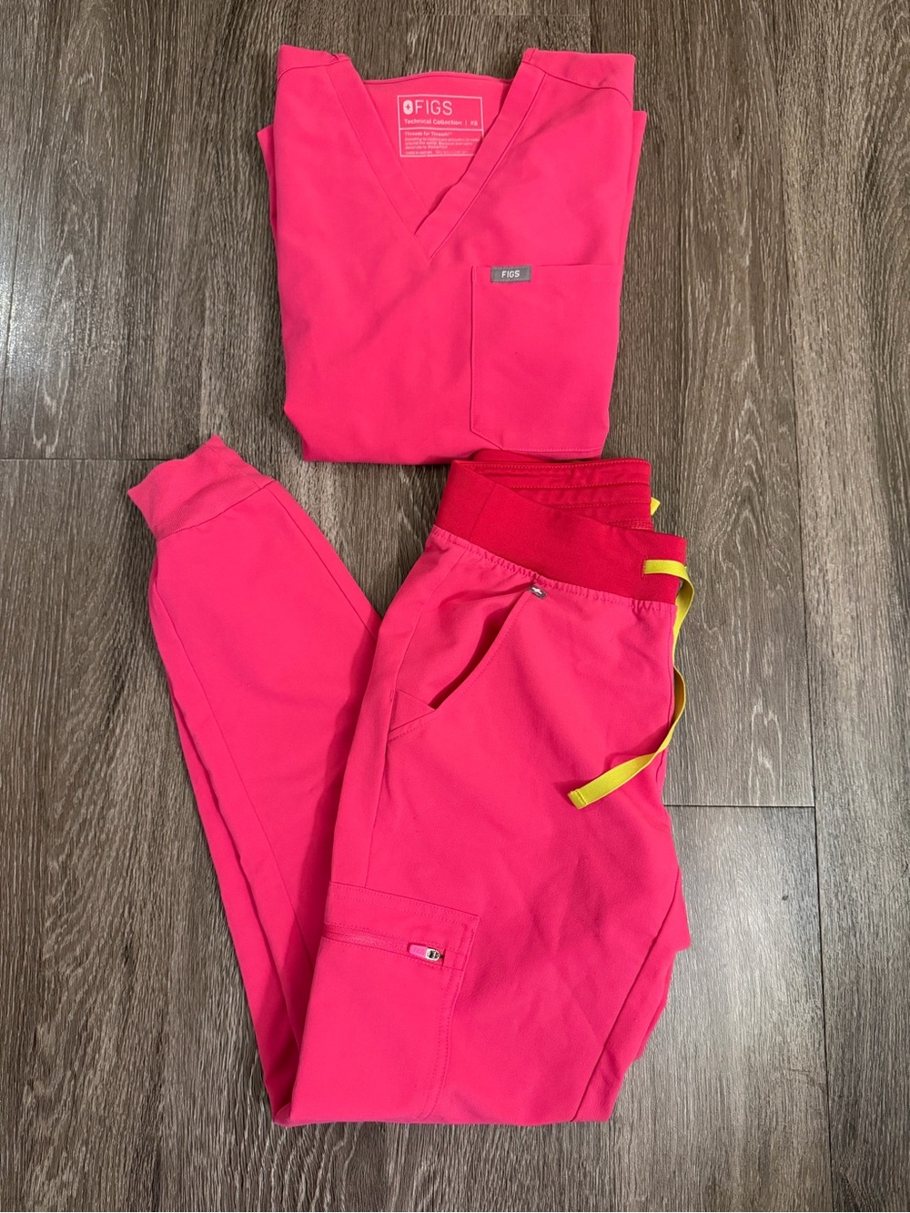 Figs Women's Scrub Set- hot pink